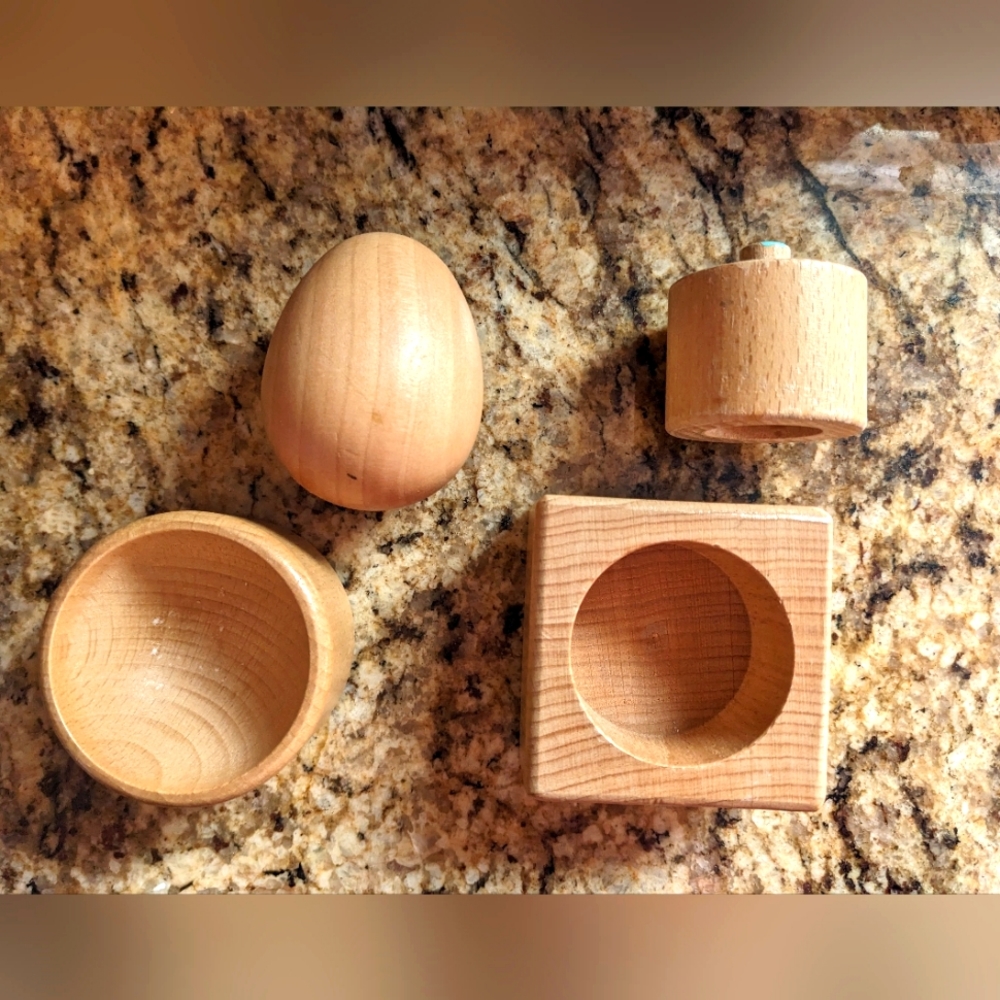 Lovevery set of 2 - Montessori egg & Pincer puzzle
